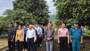 Hình ảnh Lễ viếng Nghĩa trang liệt sĩ xã và Nhà bia ghi tên liệt sĩ trên địa bàn xã Vĩnh Quang